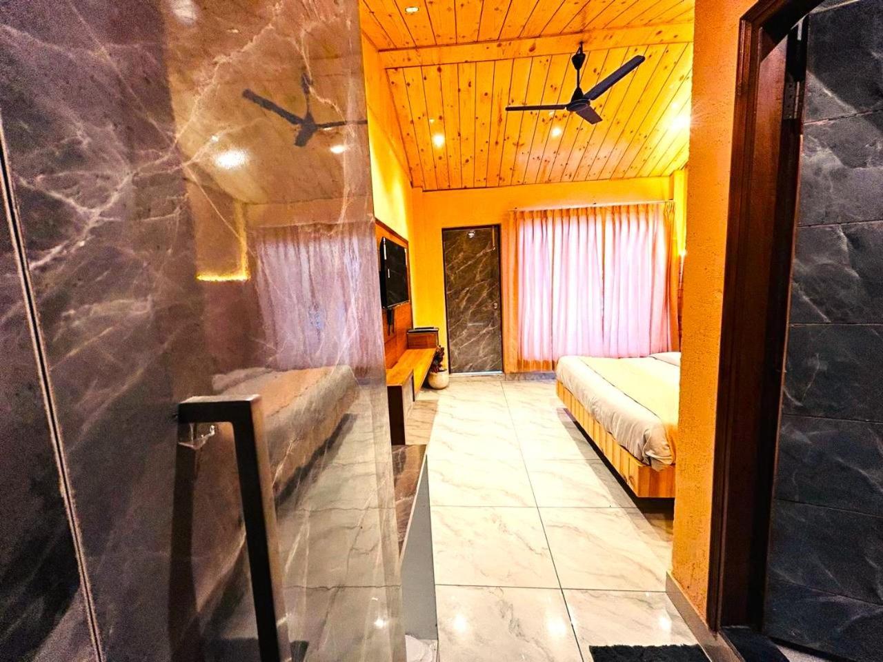 Living On The Edge A Luxury Stay Mussoorie Exteriör bild