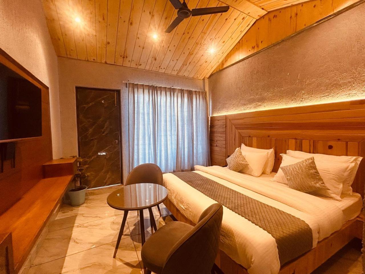 Living On The Edge A Luxury Stay Mussoorie Exteriör bild