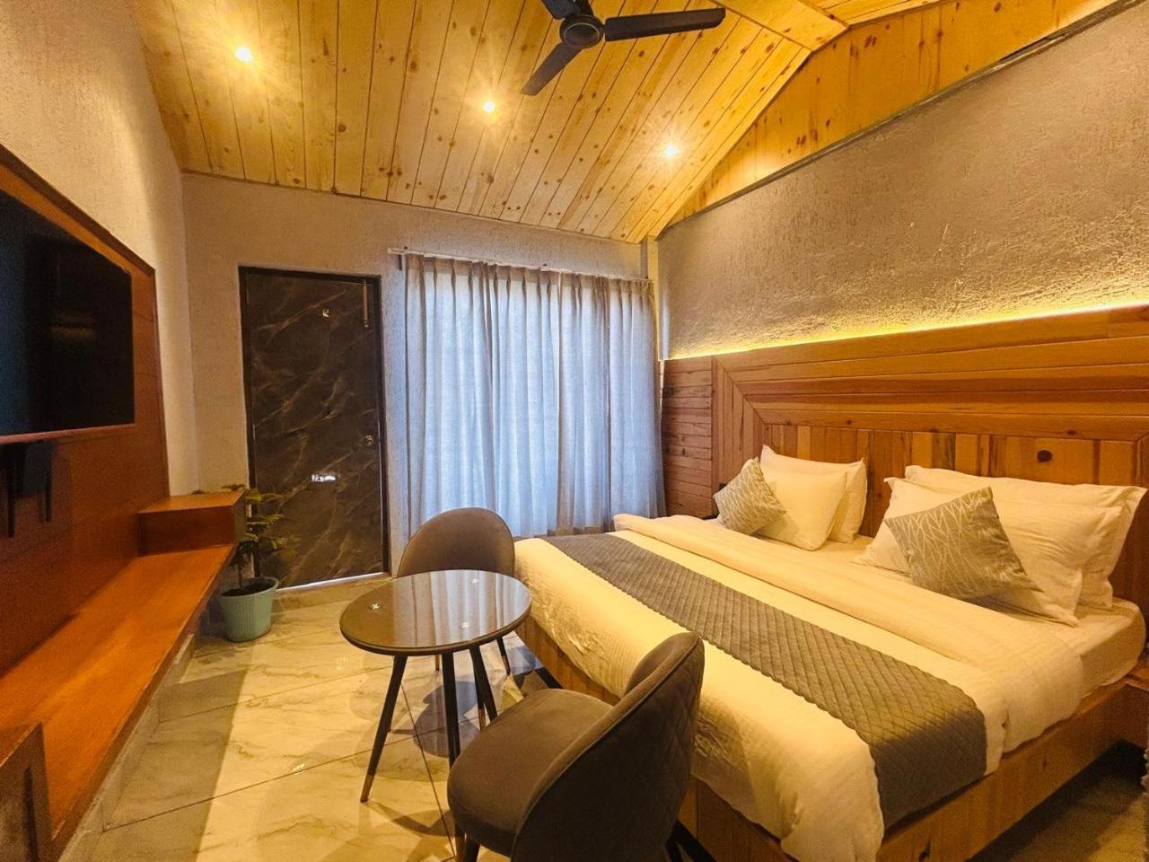 Living On The Edge A Luxury Stay Mussoorie Exteriör bild