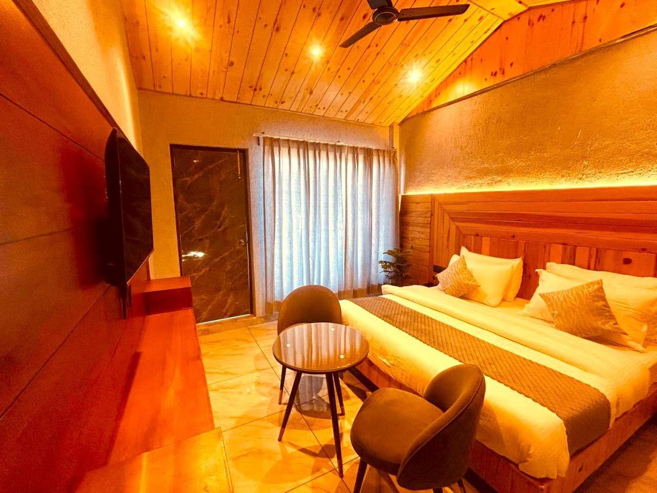 Living On The Edge A Luxury Stay Mussoorie Exteriör bild
