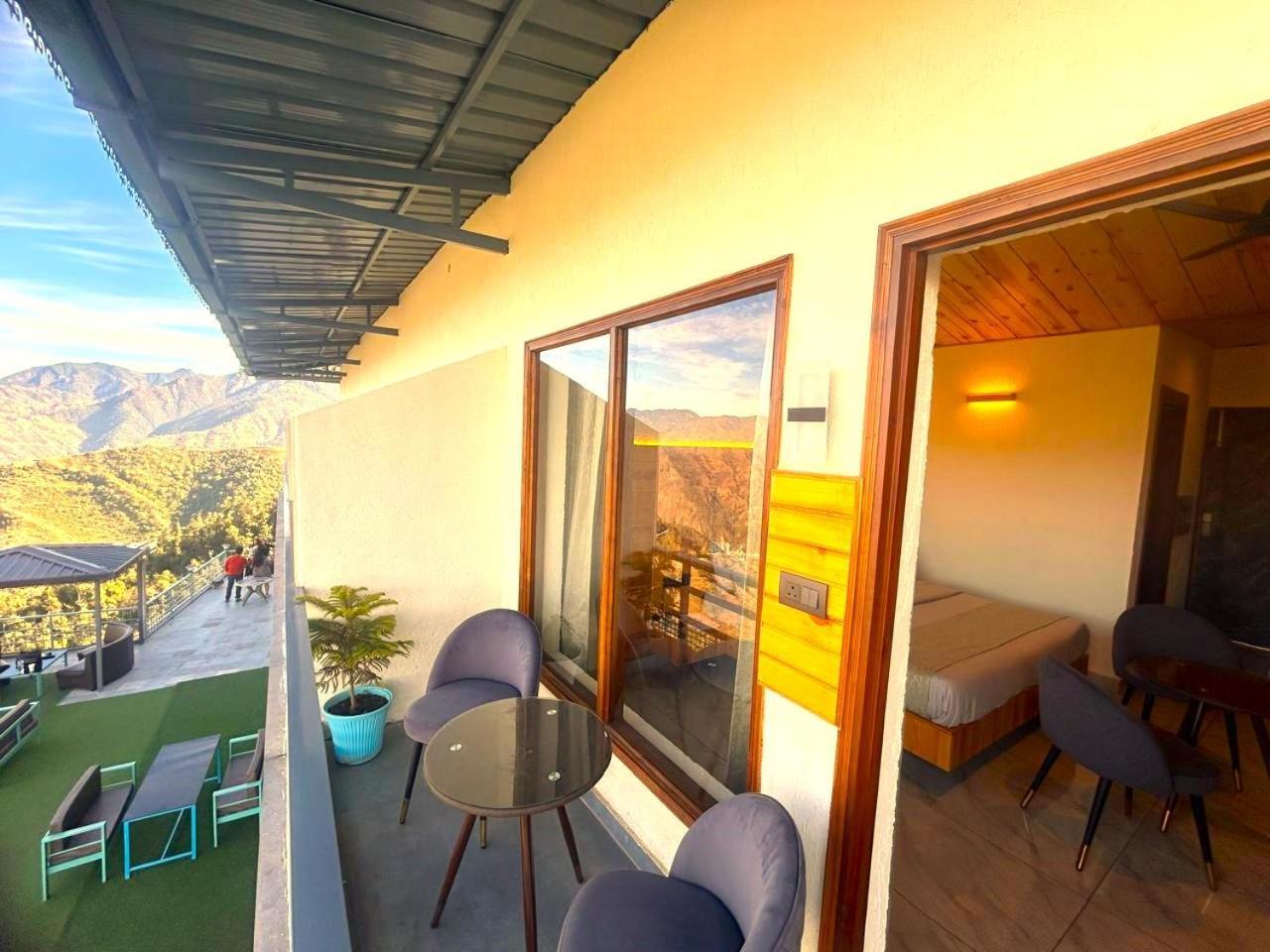 Living On The Edge A Luxury Stay Mussoorie Exteriör bild