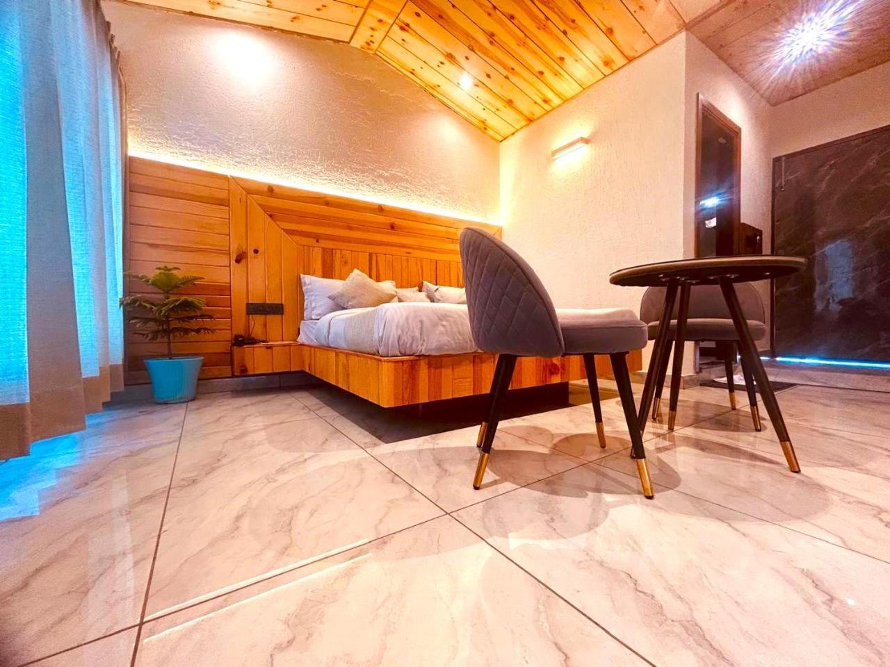 Living On The Edge A Luxury Stay Mussoorie Exteriör bild