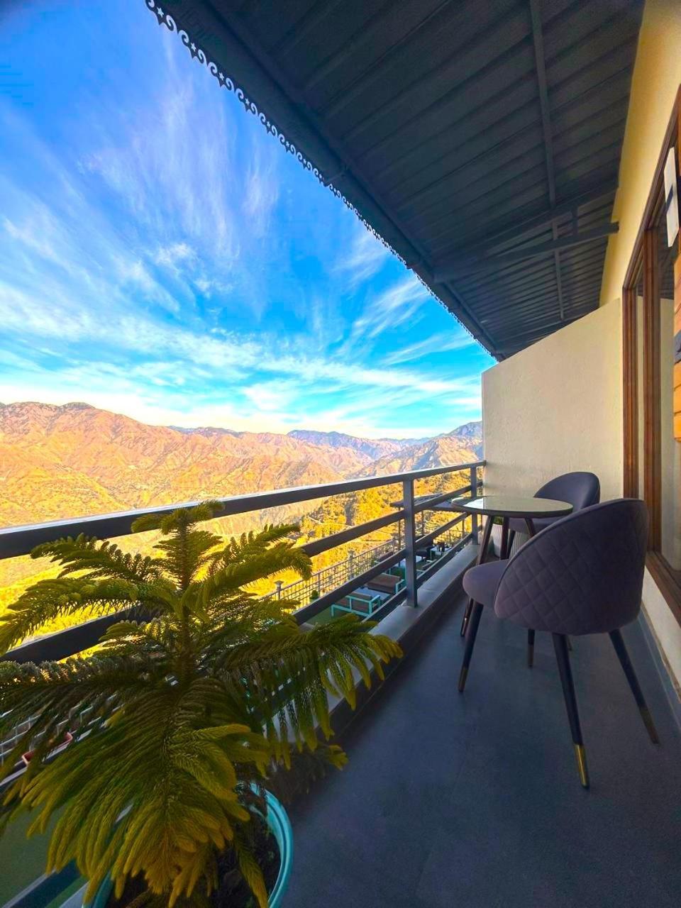 Living On The Edge A Luxury Stay Mussoorie Exteriör bild