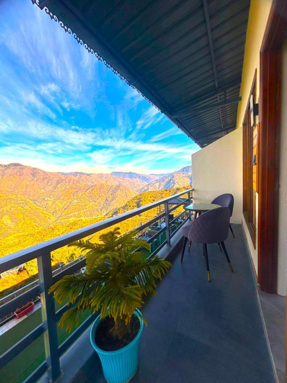 Living On The Edge A Luxury Stay Mussoorie Exteriör bild