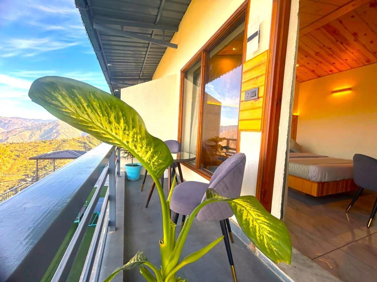 Living On The Edge A Luxury Stay Mussoorie Exteriör bild