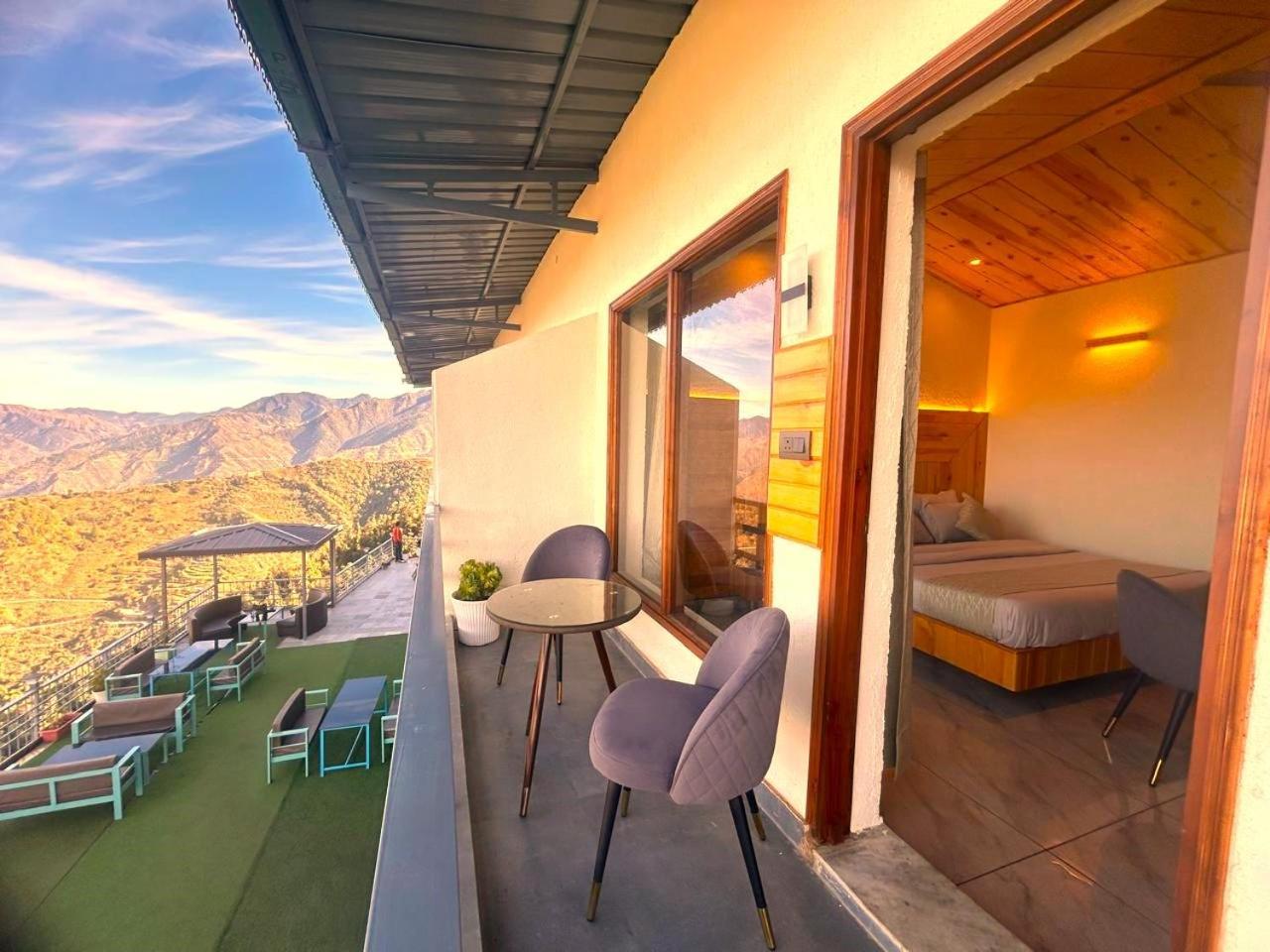Living On The Edge A Luxury Stay Mussoorie Exteriör bild
