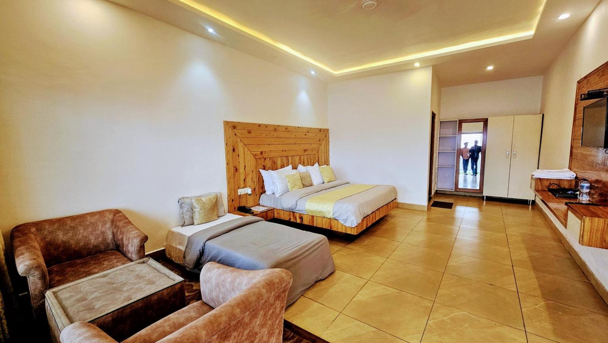 Living On The Edge A Luxury Stay Mussoorie Exteriör bild
